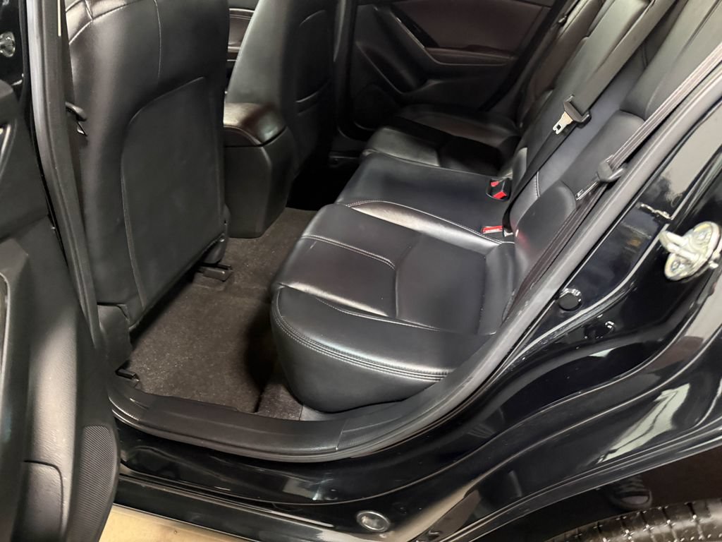 Used 2018 MAZDA MAZDA3 Touring FWD image 46