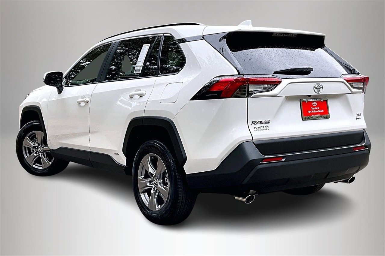 Used 2025 Toyota RAV4 XLE image 4