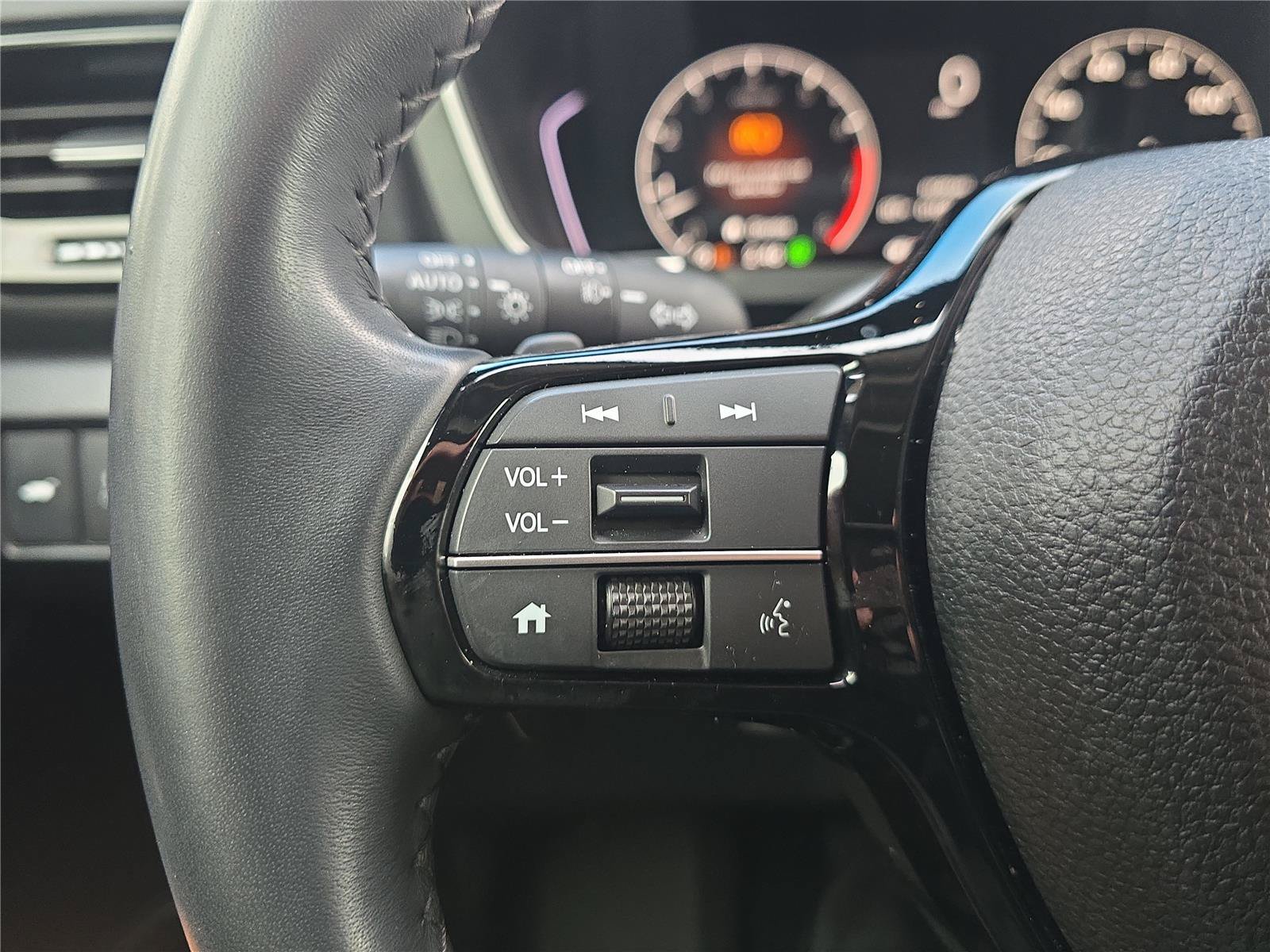 Used 2025 Honda Pilot Touring image 24