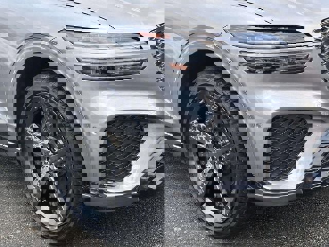 Used 2023 Genesis GV70 3.5T Sport w/ Sport Prestige Package image 12