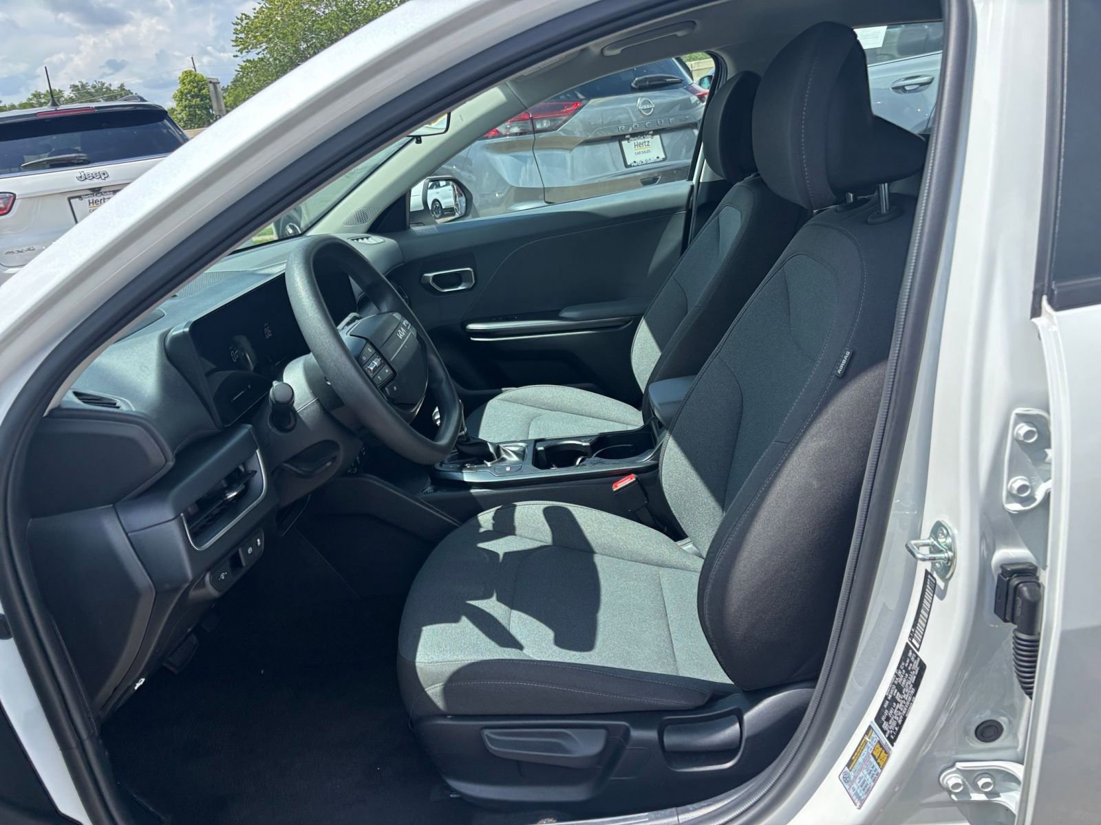 Used 2025 Kia K4 FWD image 25