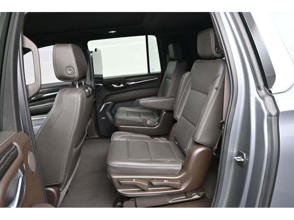 Used 2021 GMC Yukon XL Denali w/ Denali Ultimate Package AWD/4WD image 15