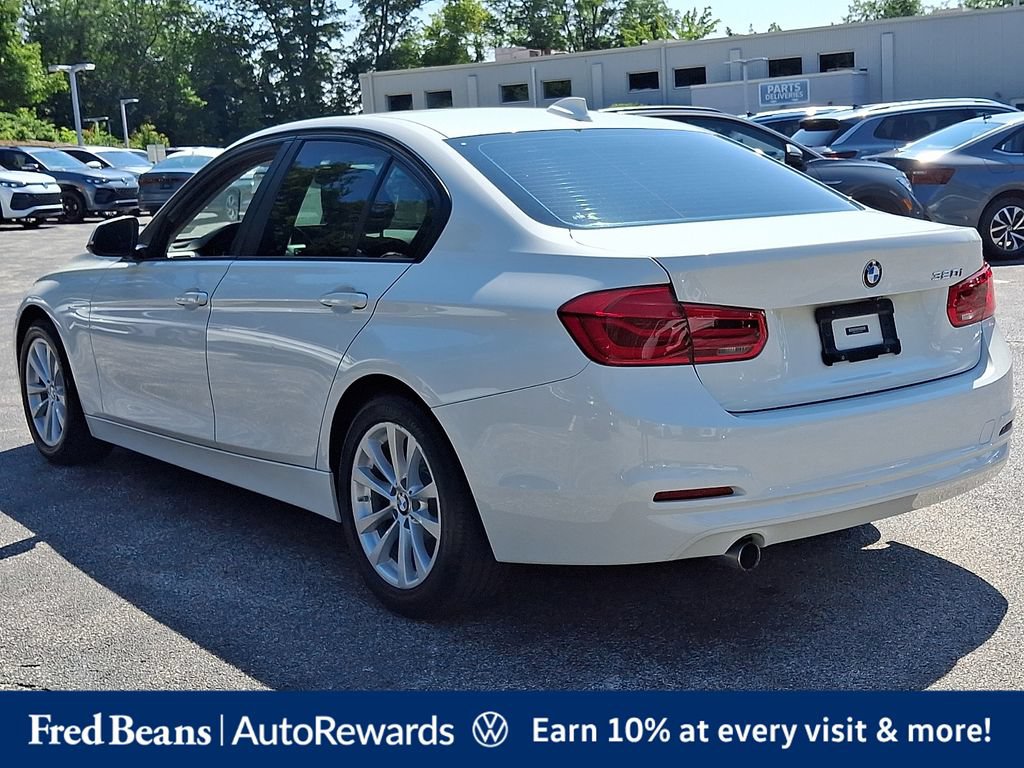 Used 2018 BMW 320i Sedan RWD image 5