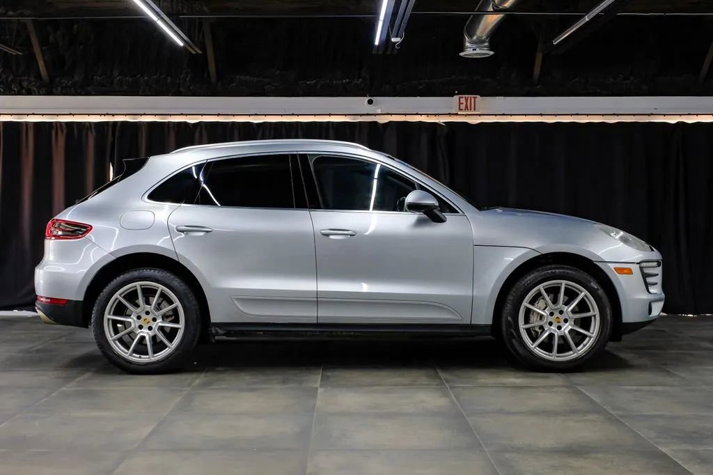 Used 2017 Porsche Macan S AWD/4WD image 10