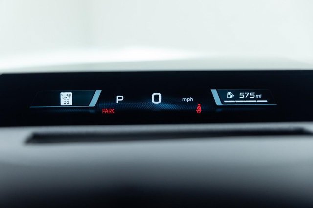 New 2027 BMW 740i xDrive w/ Executive Package AWD/4WD image 2