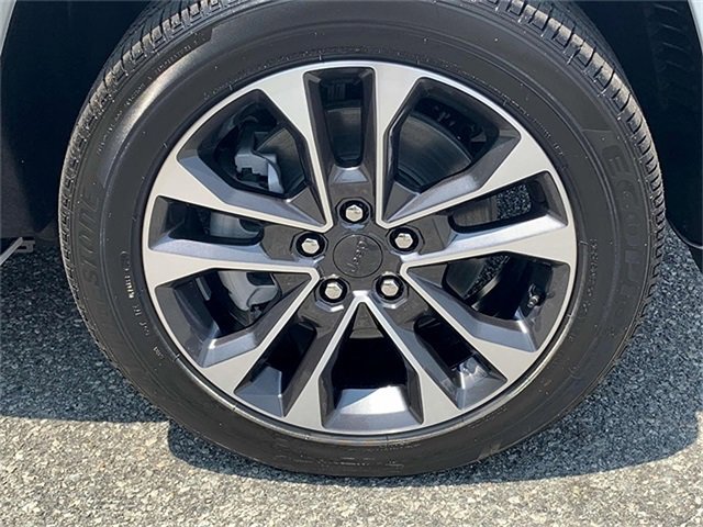 New 2024 Jeep Grand Cherokee Overland image 5