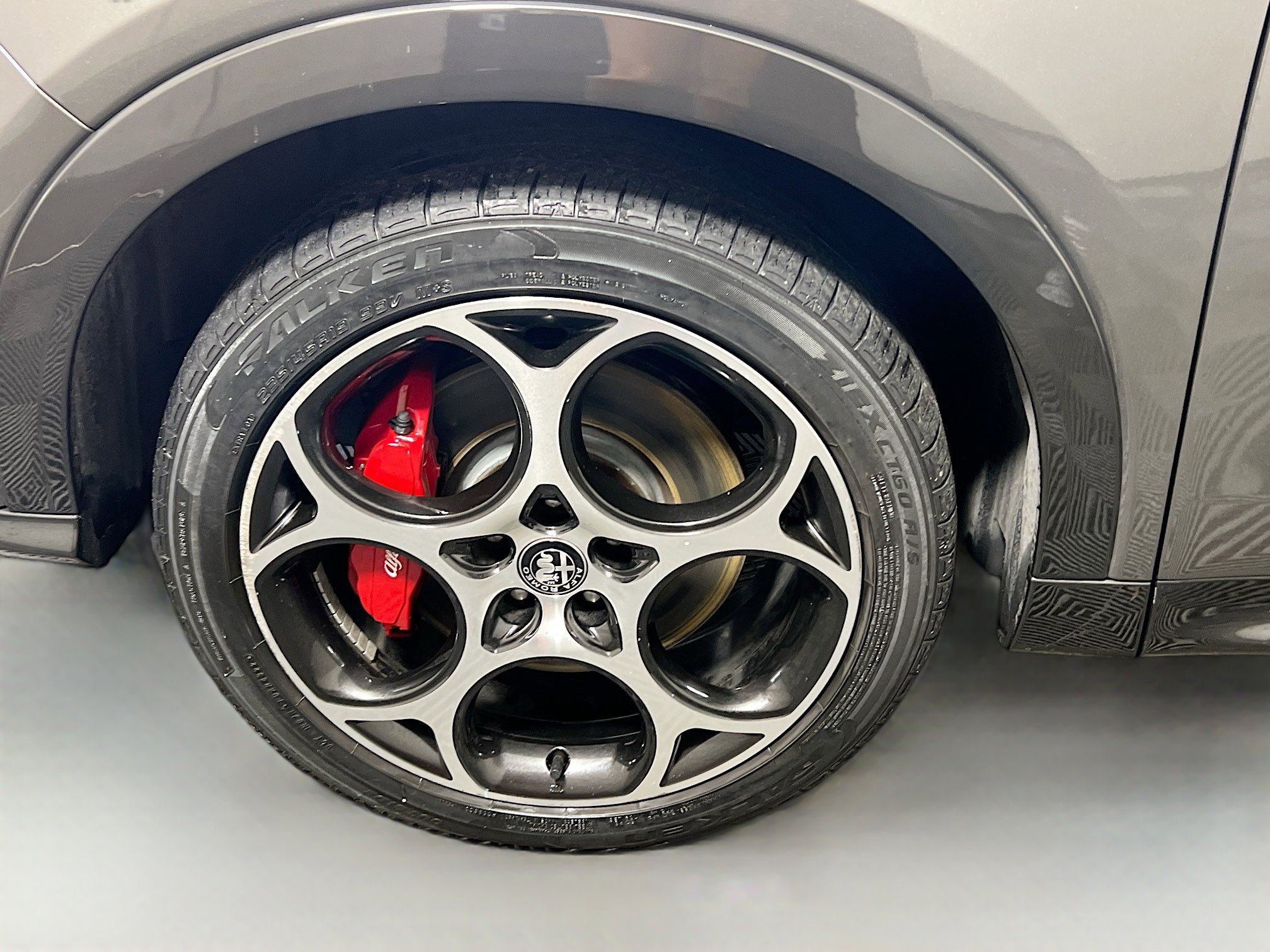 Used 2024 Alfa Romeo Tonale Veloce w/ Premium Interior Package image 13