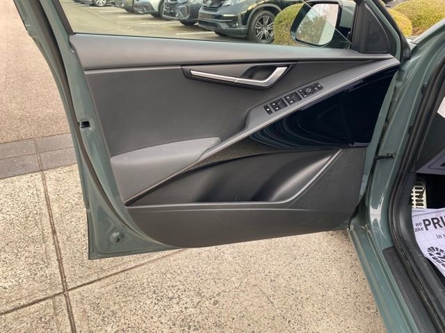 Used 2023 Kia Niro EX Touring image 19