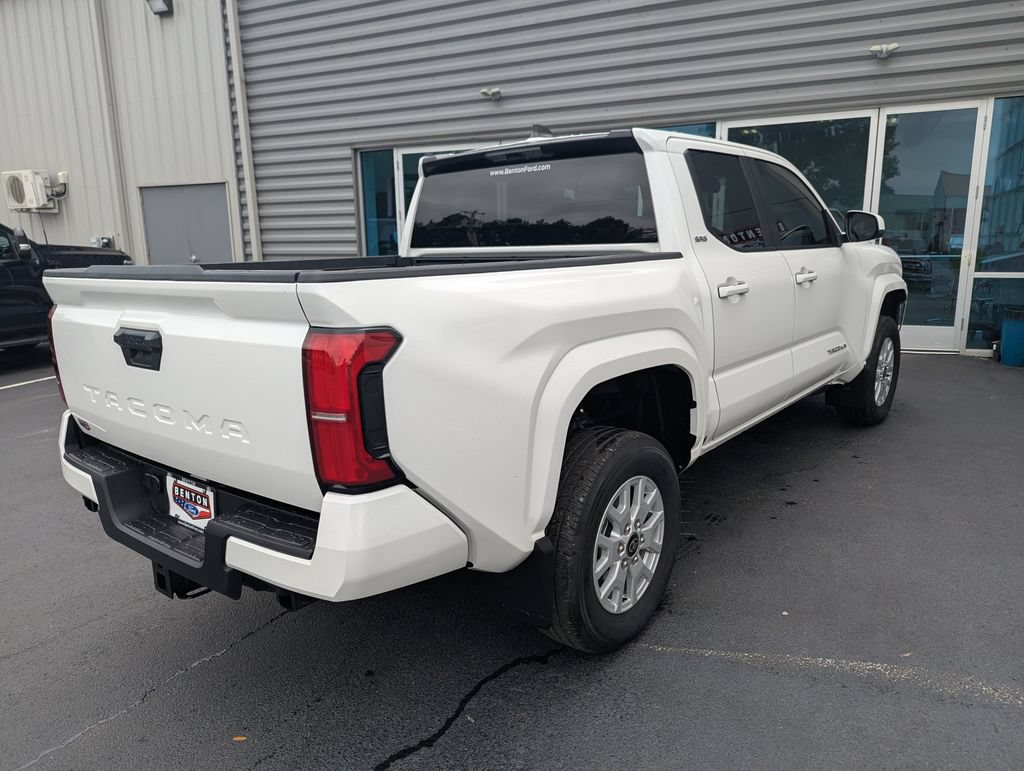 Used 2025 Toyota Tacoma SR5 RWD image 5