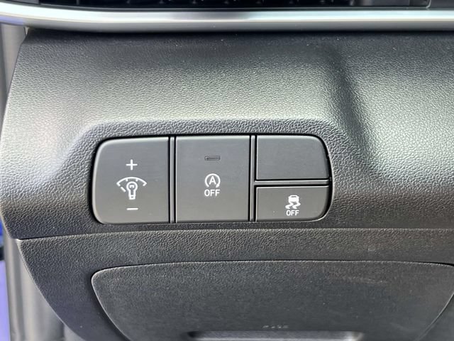 Certified 2025 Hyundai Elantra SE FWD image 19