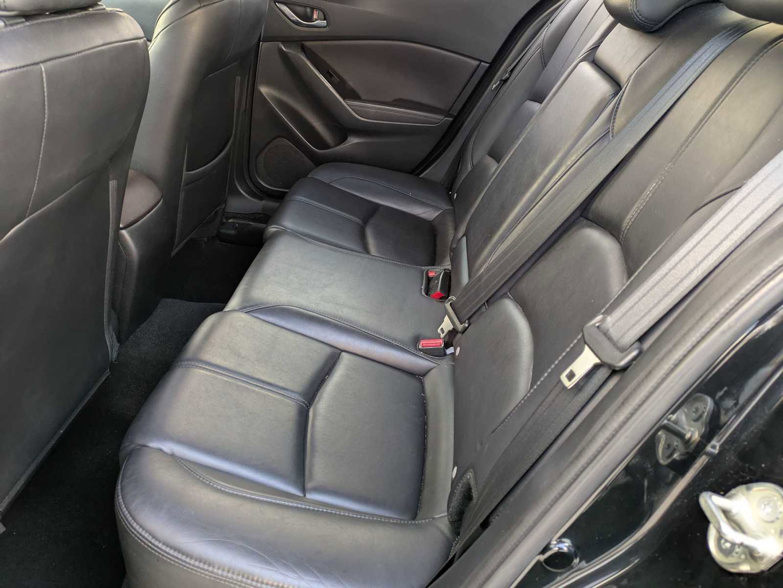 Used 2018 MAZDA MAZDA3 Touring image 18