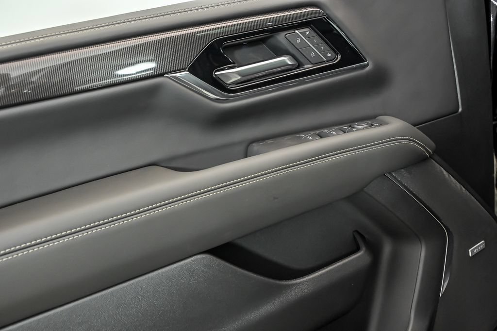 New 2026 GMC Yukon Elevation w/ Elevation Premium Package AWD/4WD image 5