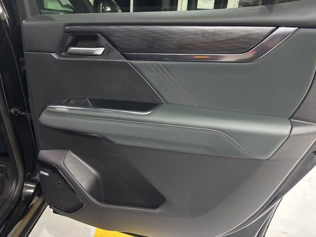 Used 2024 GMC Acadia AT4 w/ Luxury Package image 31