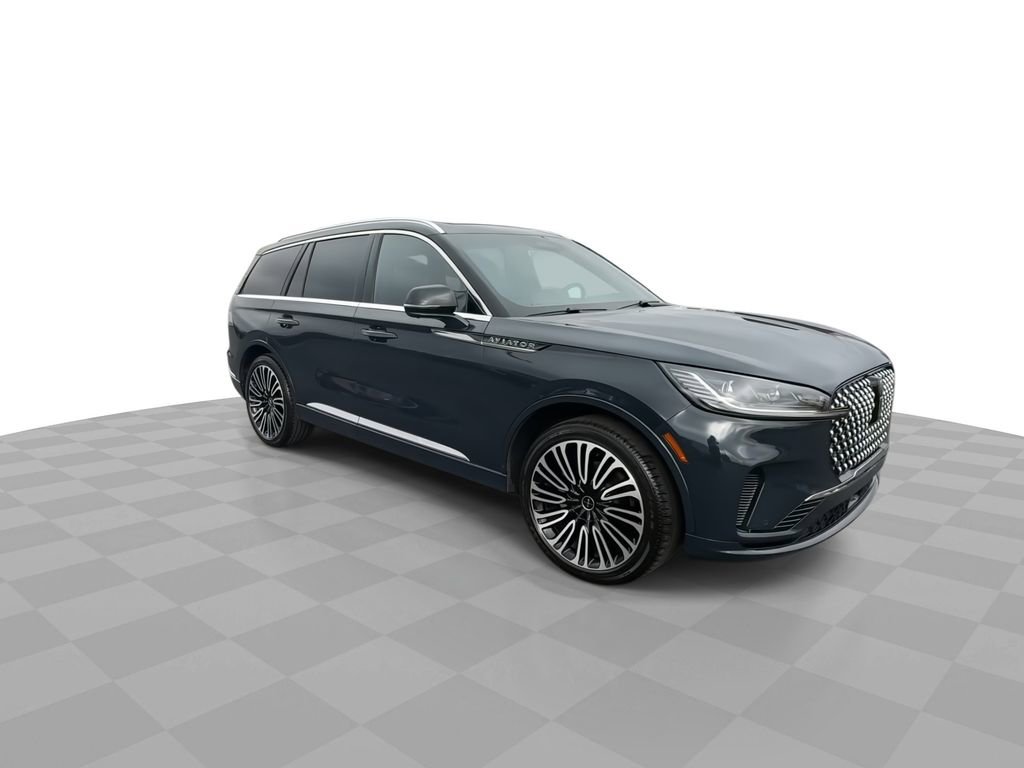 Used 2025 Lincoln Aviator Black Label image 2