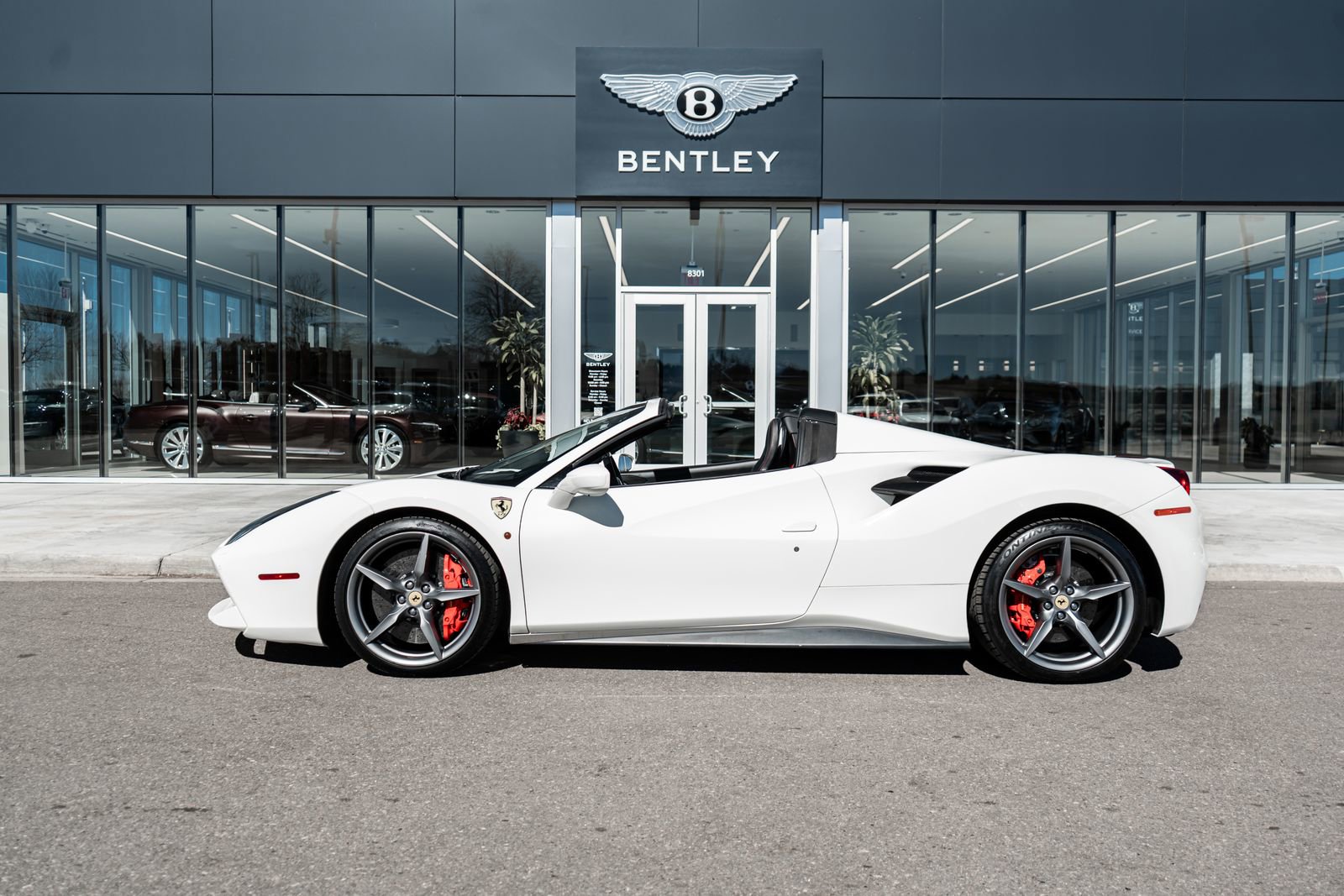 Used 2017 Ferrari 488 Spider image 5