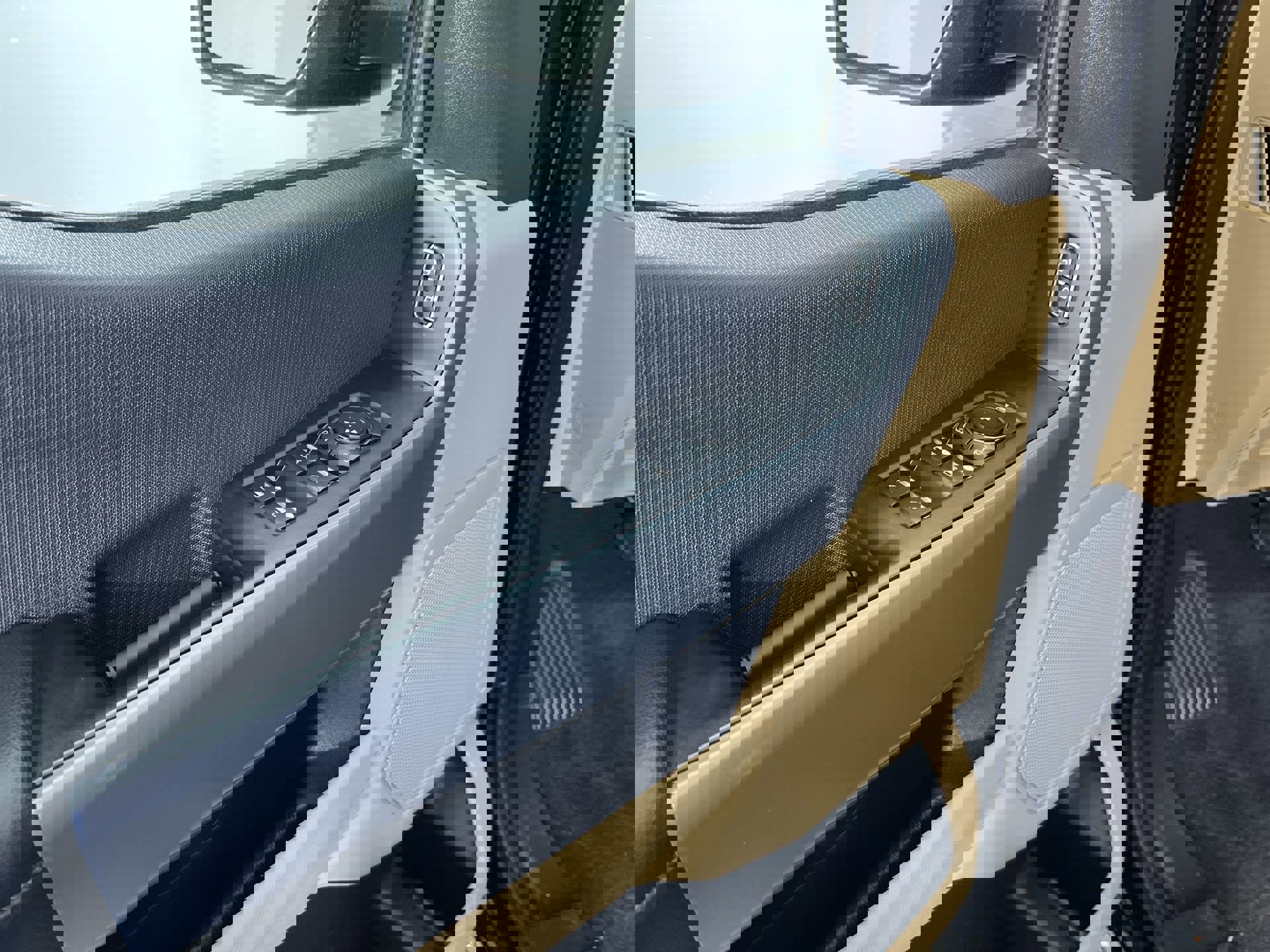 Used 2023 Ford F150 XLT image 14