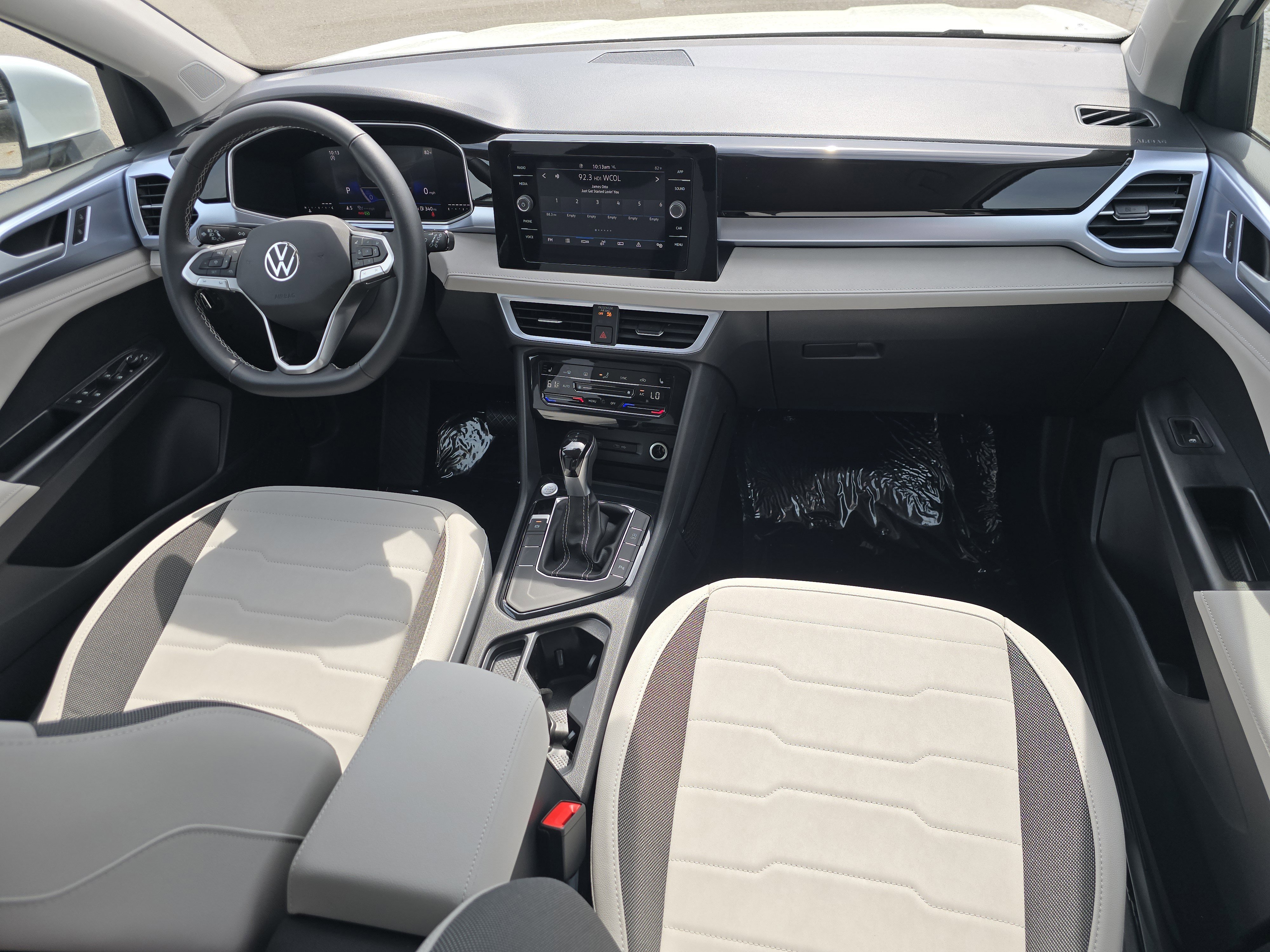 New 2026 Volkswagen Taos SE image 17