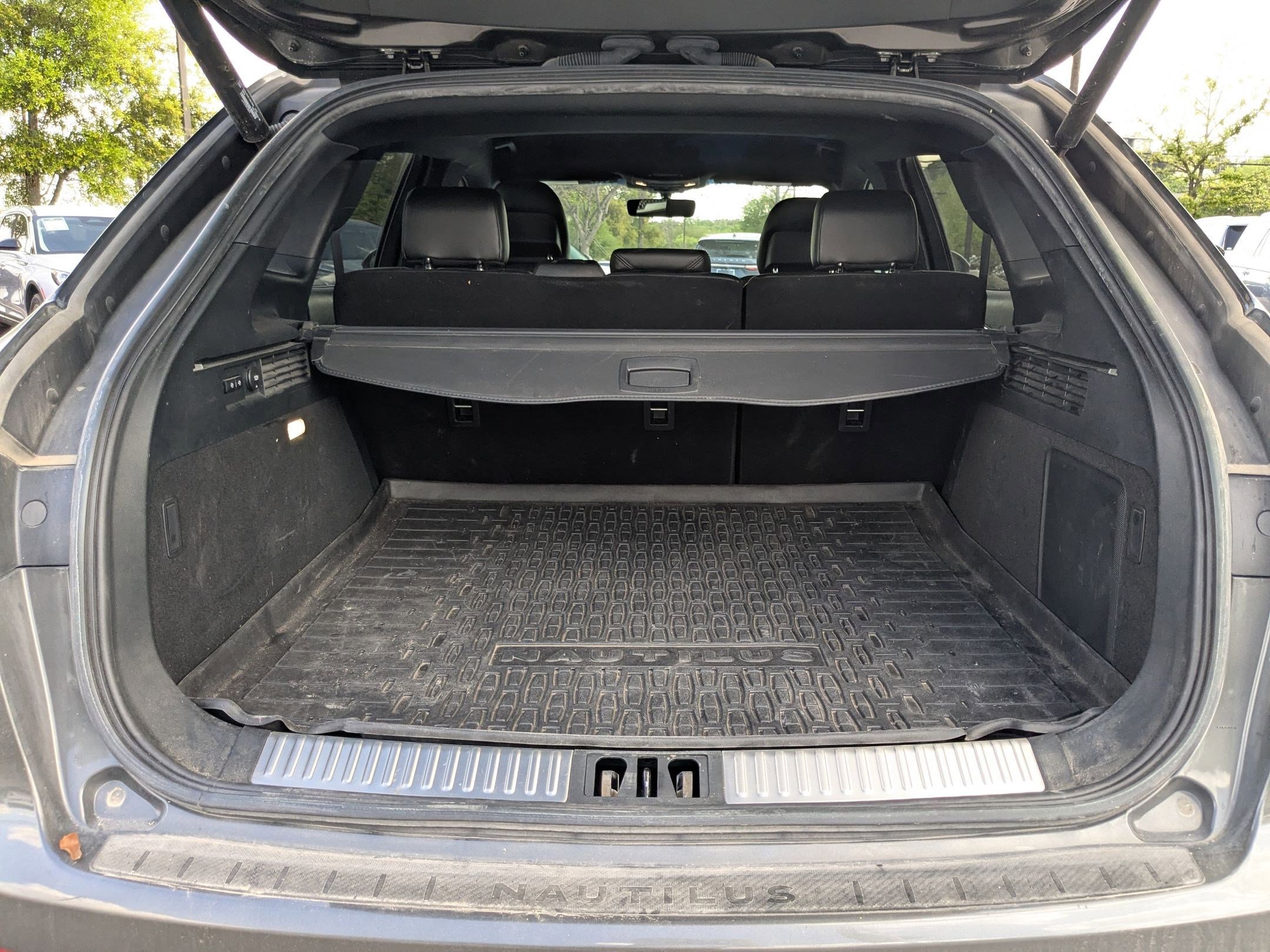 Used 2019 Lincoln Nautilus Select w/ Cargo Utility Package image 23