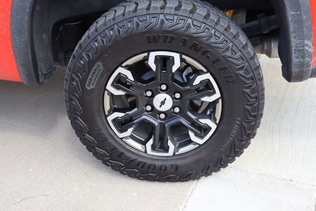Used 2023 Chevrolet Silverado 1500 ZR2 w/ Technology Package AWD/4WD image 30