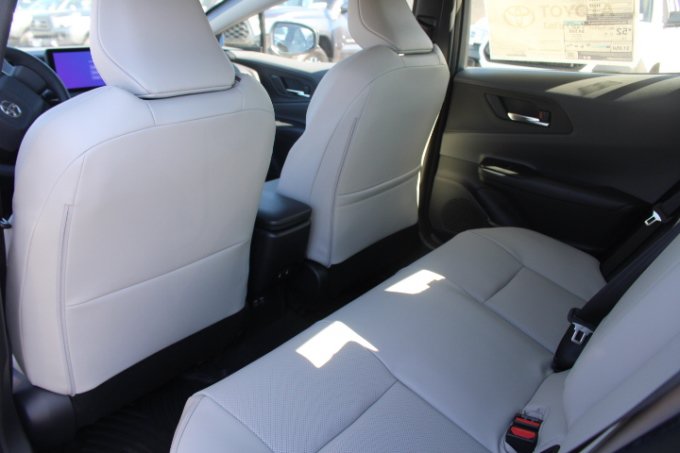 New 2027 Toyota Prius Limited FWD image 14