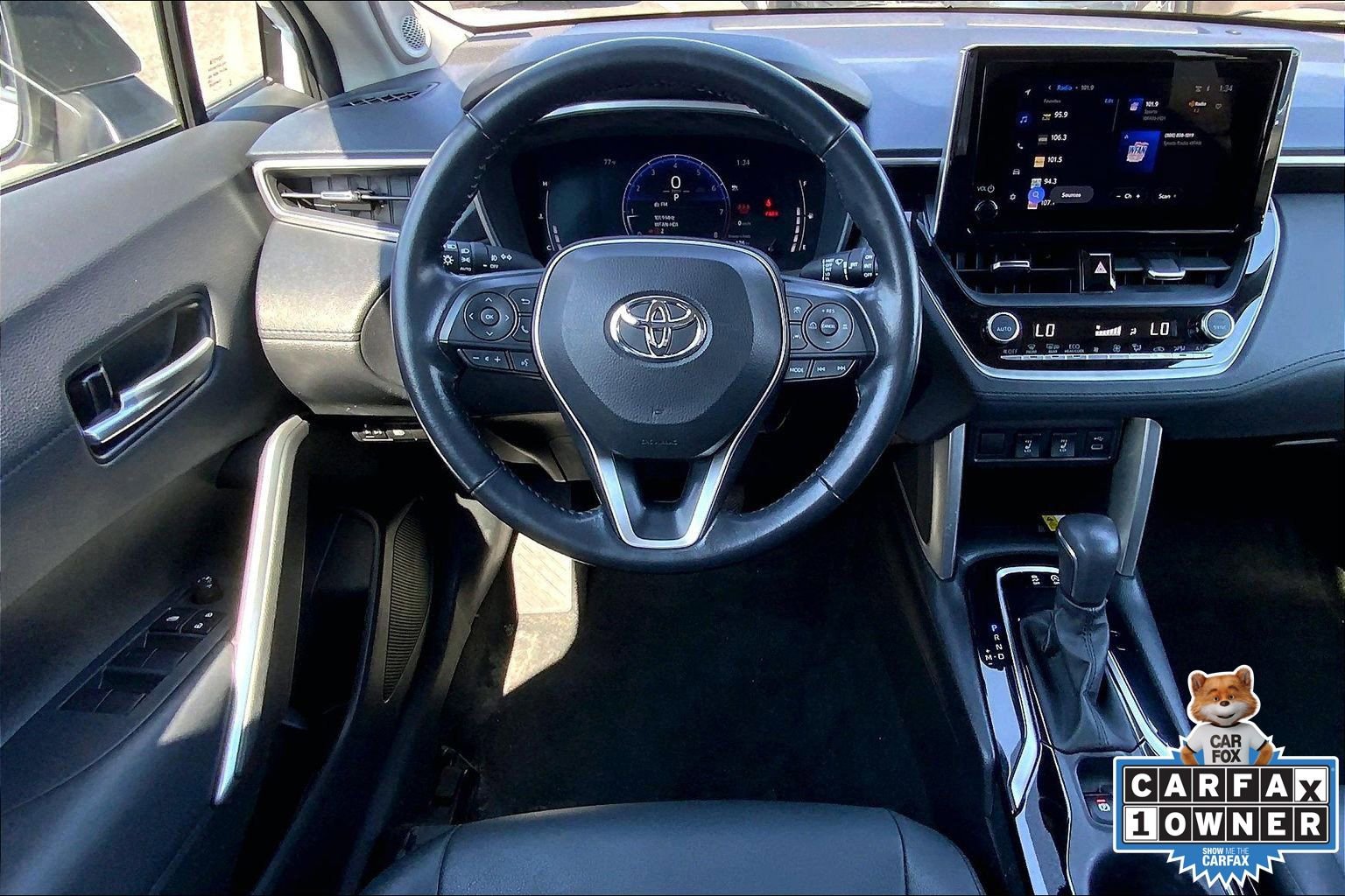 Used 2023 Toyota Corolla Cross XLE w/ Convenience Package image 5