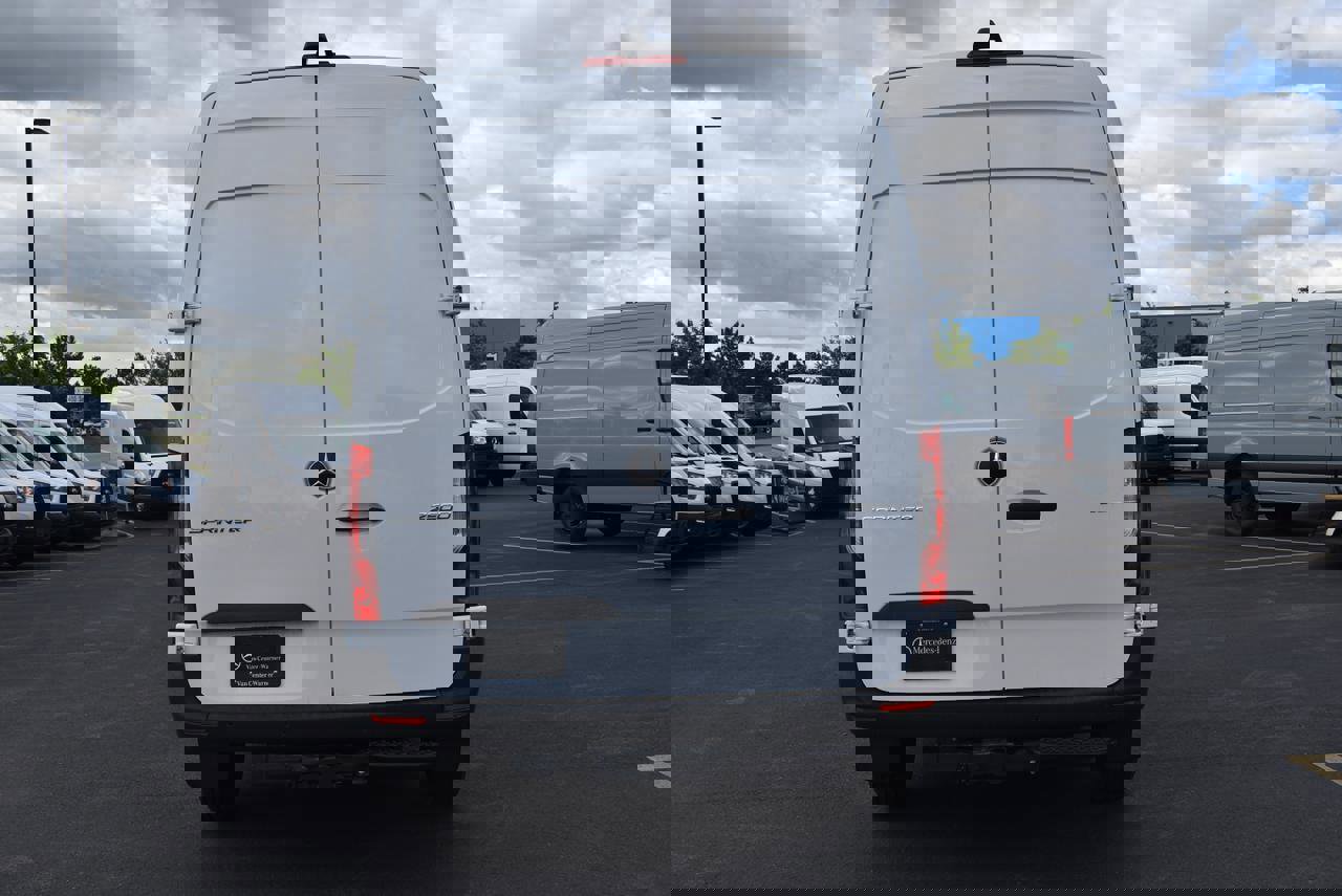 Used 2024 Mercedes-Benz Sprinter 144 Cargo image 4