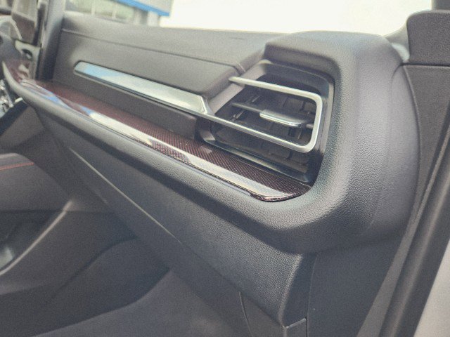 Used 2025 Chevrolet Traverse Z71 image 14