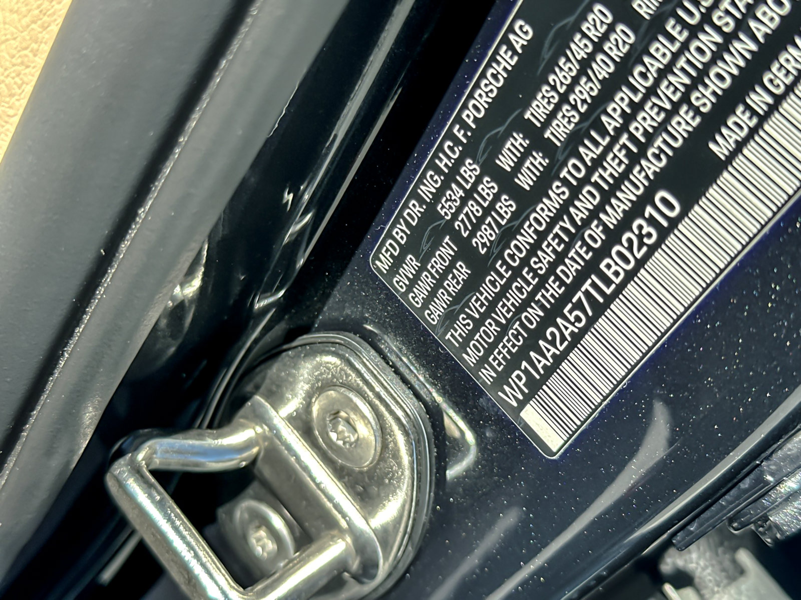 Certified 2026 Porsche Macan AWD/4WD image 31