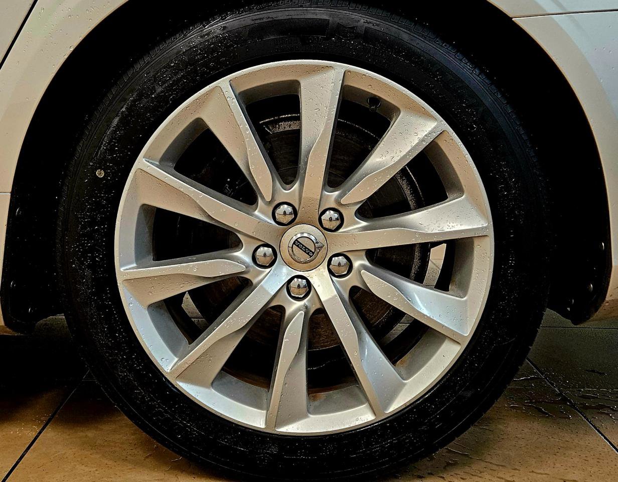 Used 2017 Volvo S90 T6 Momentum w/ Climate Package image 33