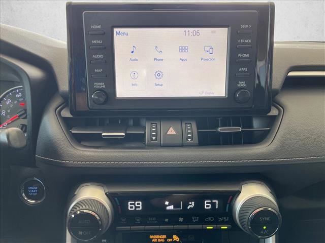 Used 2019 Toyota RAV4 XLE Premium image 12