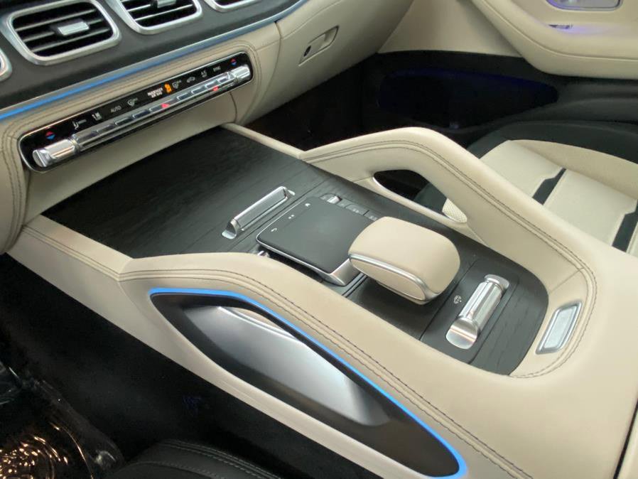 Used 2024 Mercedes-Benz GLS 63 AMG 4MATIC image 33