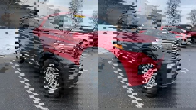 Used 2021 Ford Explorer XLT w/ Equipment Group 202A image 8