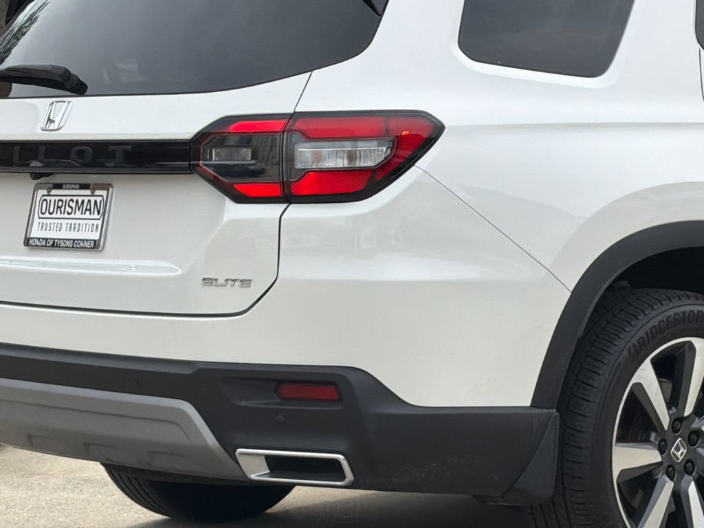 Used 2023 Honda Pilot Elite image 7