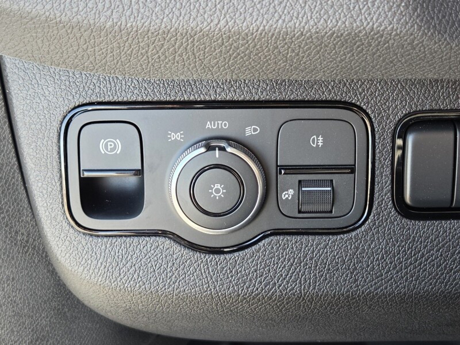 New 2025 Mercedes-Benz eSprinter 170 Cargo image 32