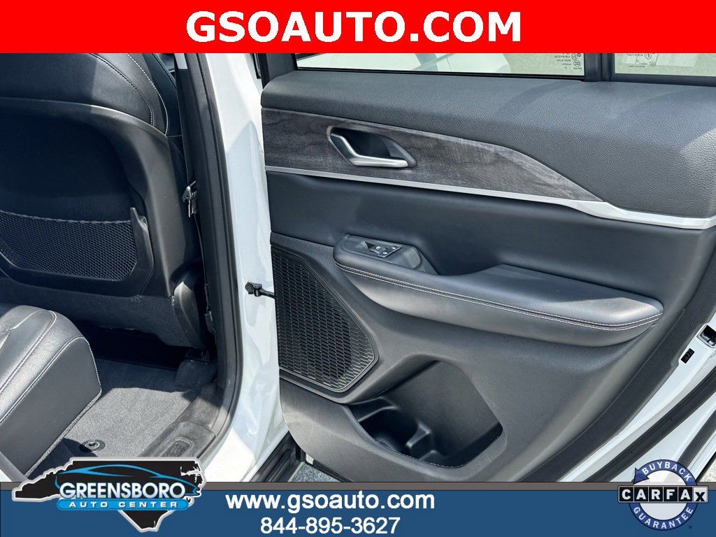 Used 2023 Jeep Grand Cherokee Limited image 17