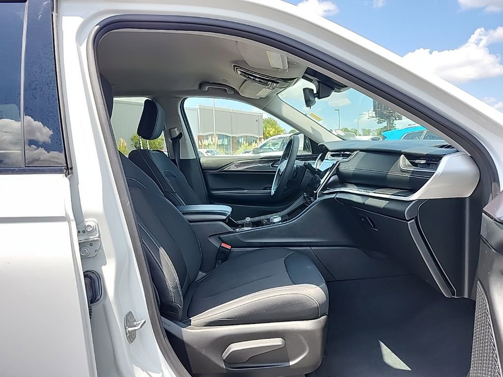 Certified 2023 Jeep Grand Cherokee Laredo image 14