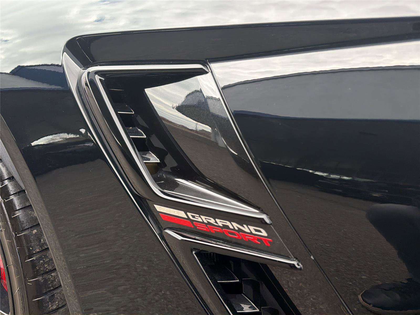 Used 2017 Chevrolet Corvette Grand Sport w/ Z07 Performance Package image 13