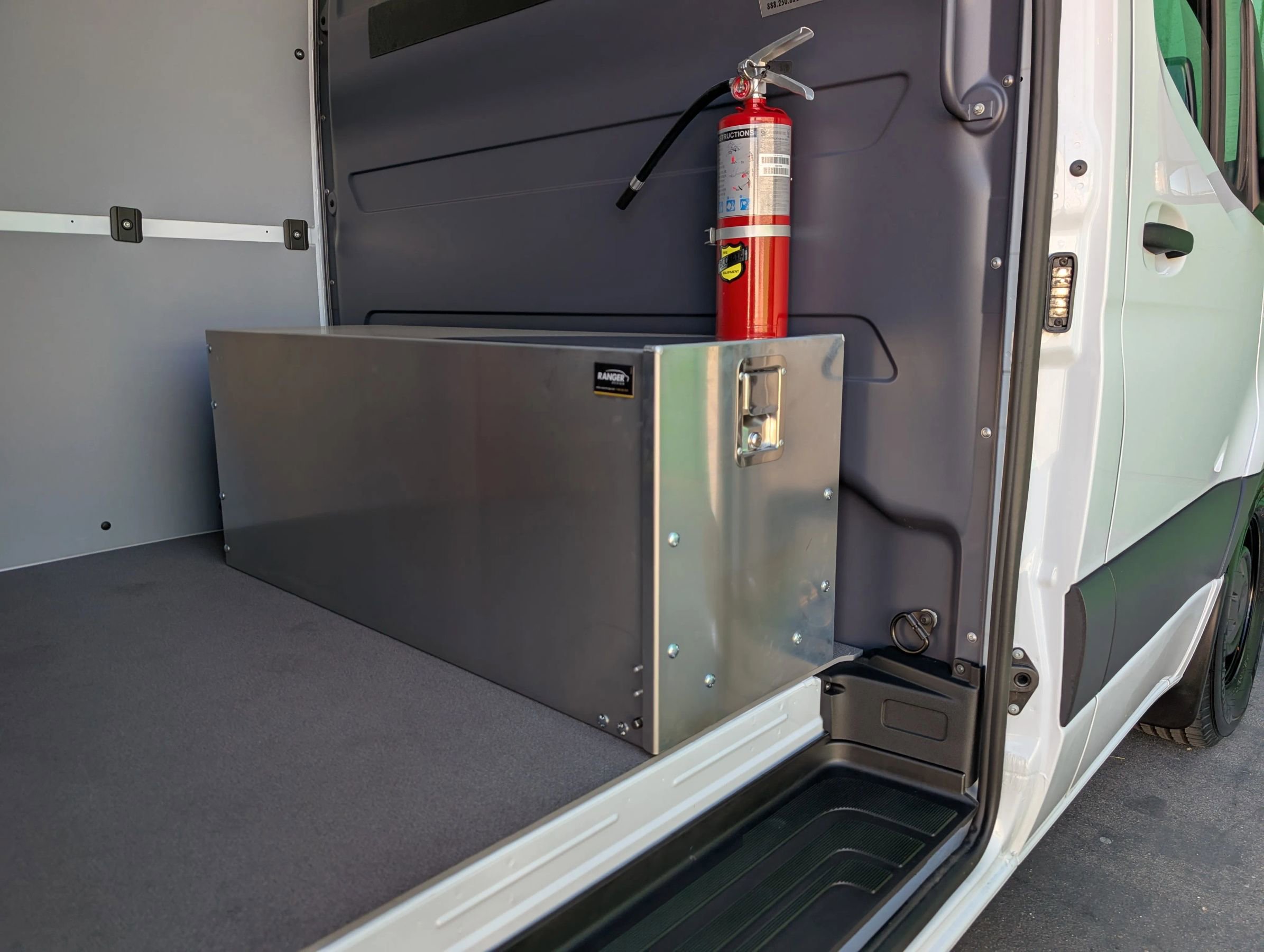 Used 2024 Mercedes-Benz eSprinter 170 Cargo image 11