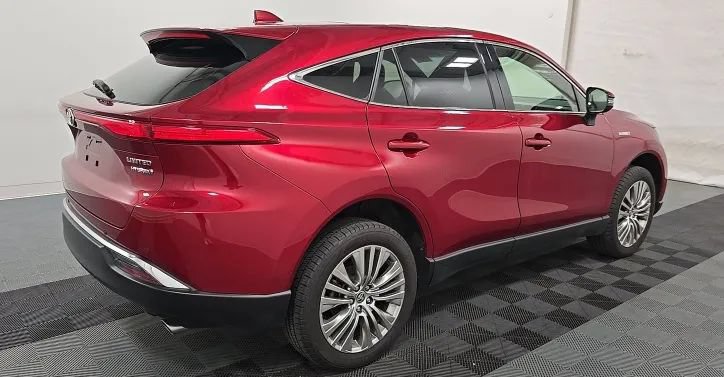 Used 2021 Toyota Venza Limited w/ Advanced Technology Package AWD/4WD image 2