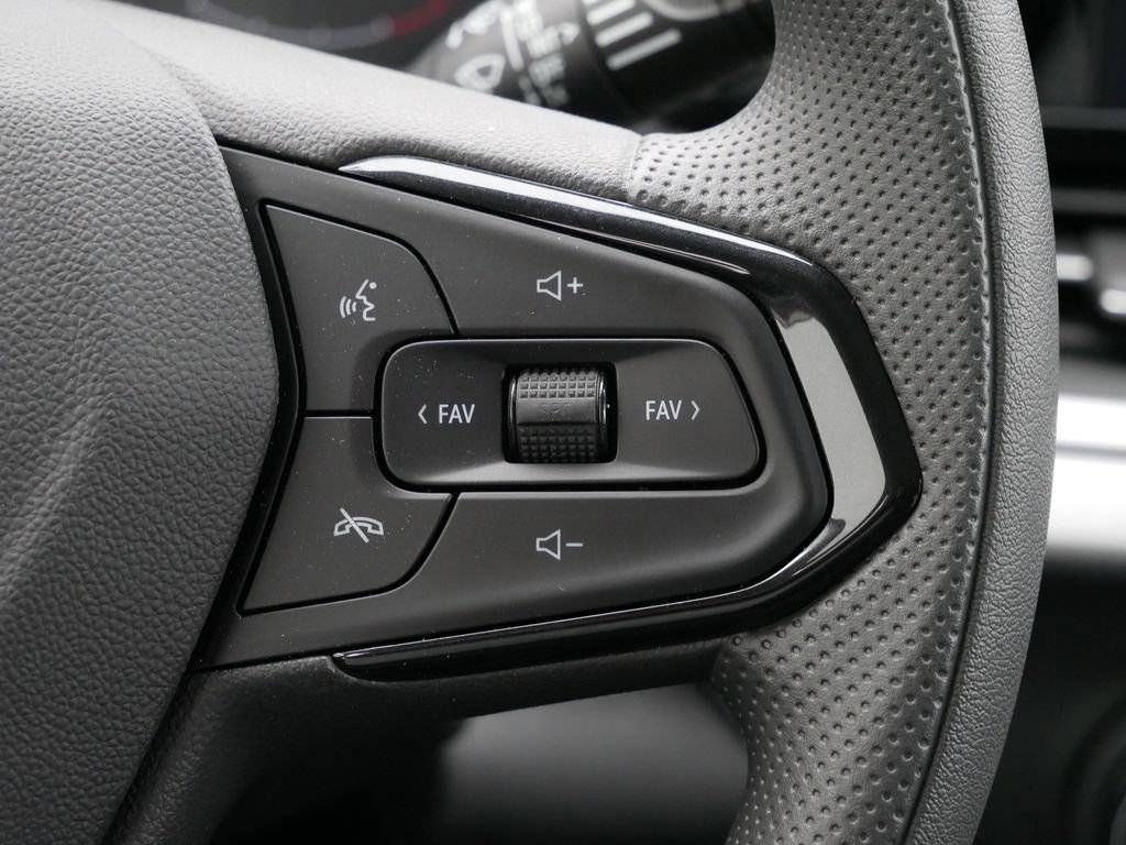New 2026 Chevrolet Trax LS w/ LS Convenience Package FWD image 24