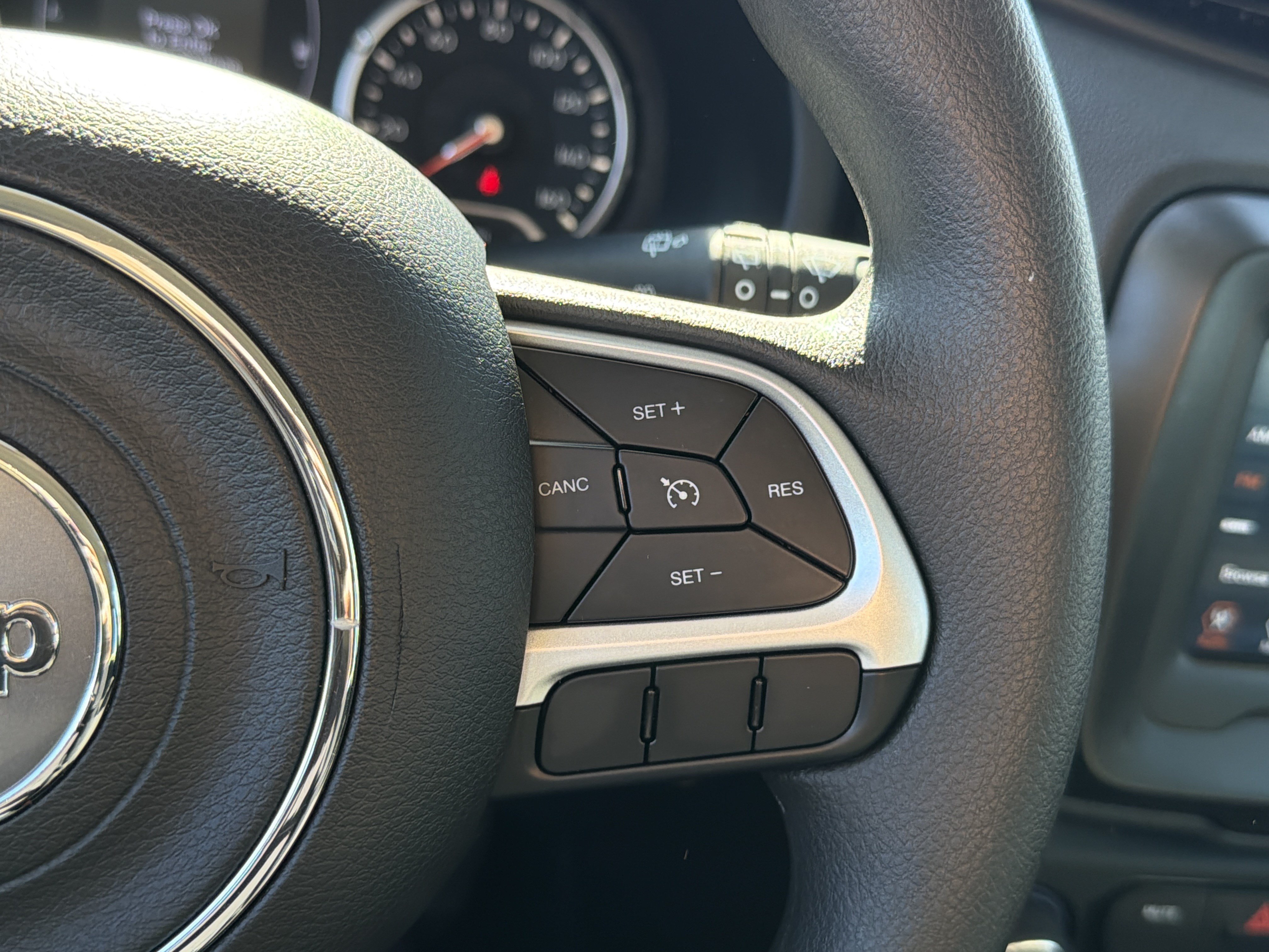 Used 2019 Jeep Renegade Sport w/ UConnect 7.0 Group AWD/4WD image 17