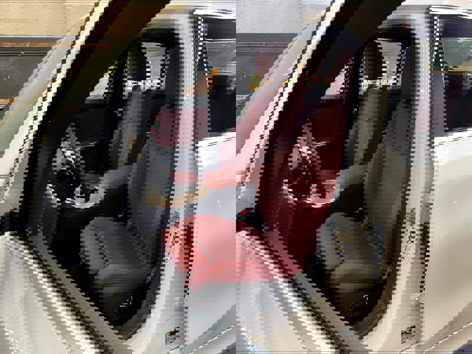 Used 2025 BMW 330i Sedan w/ Premium Package image 28