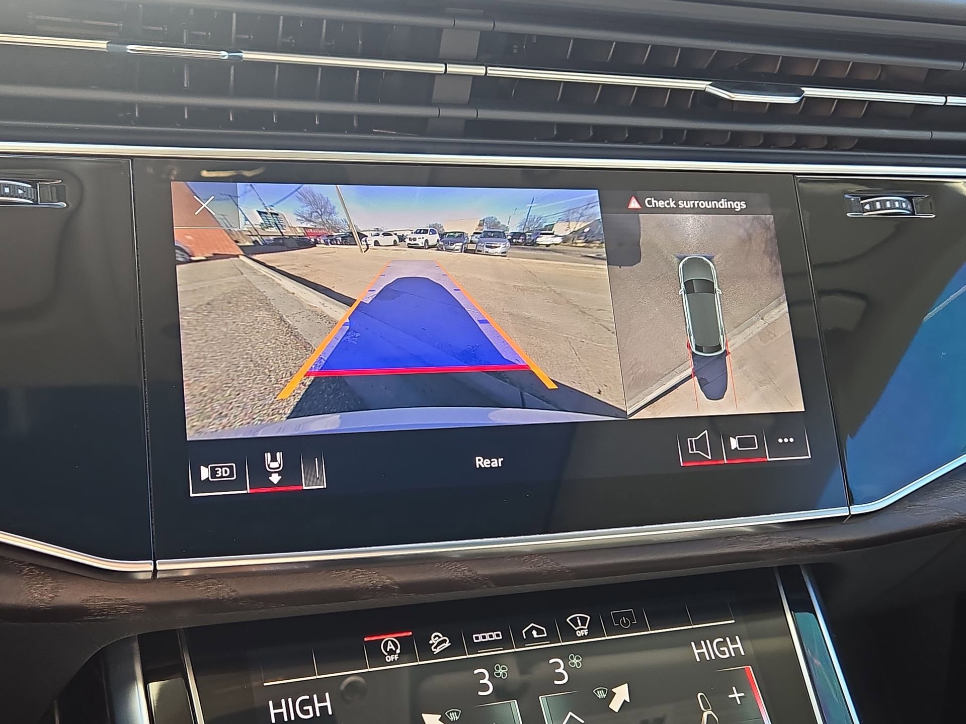 Used 2021 Audi Q8 Prestige w/ Prestige Package image 18