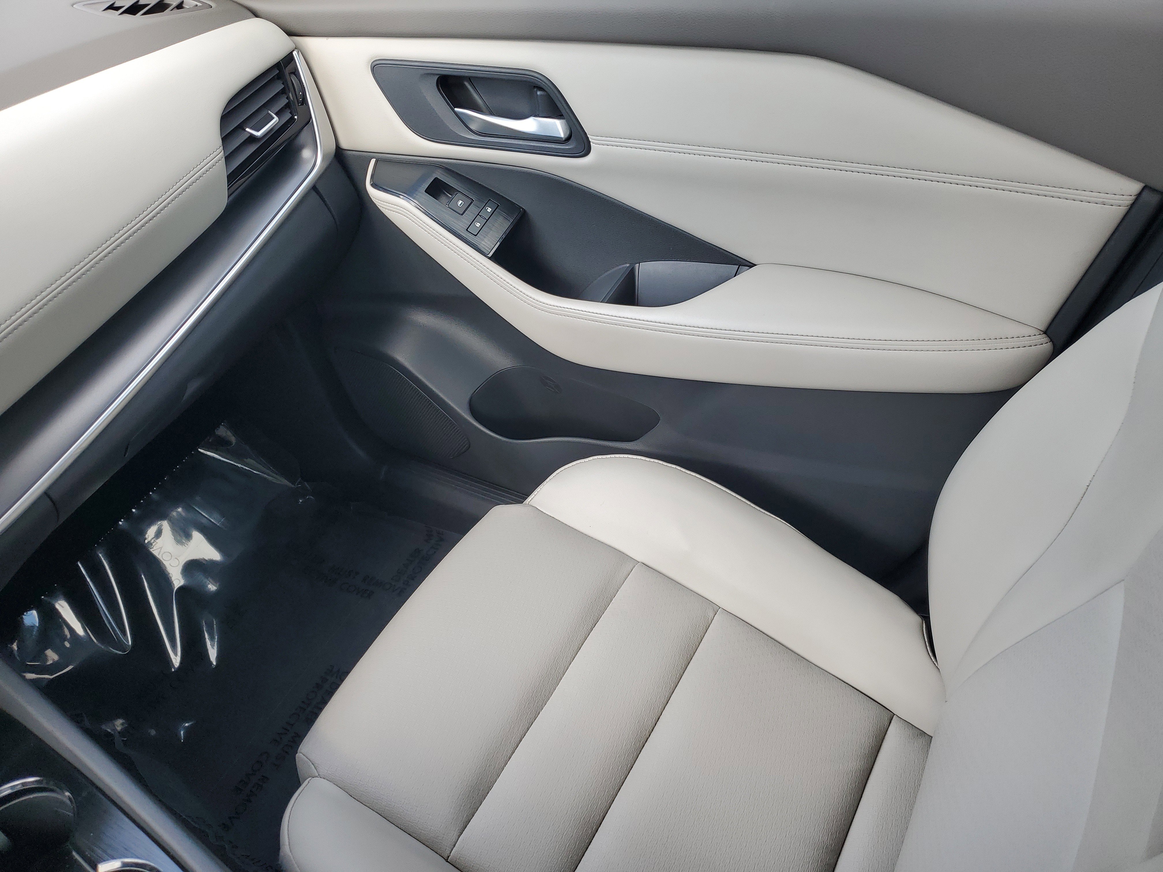 Certified 2022 Nissan Rogue SV w/ SV Premium Package image 12