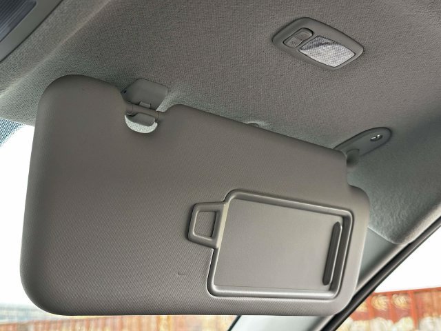 Used 2025 Hyundai Venue Limited FWD image 32
