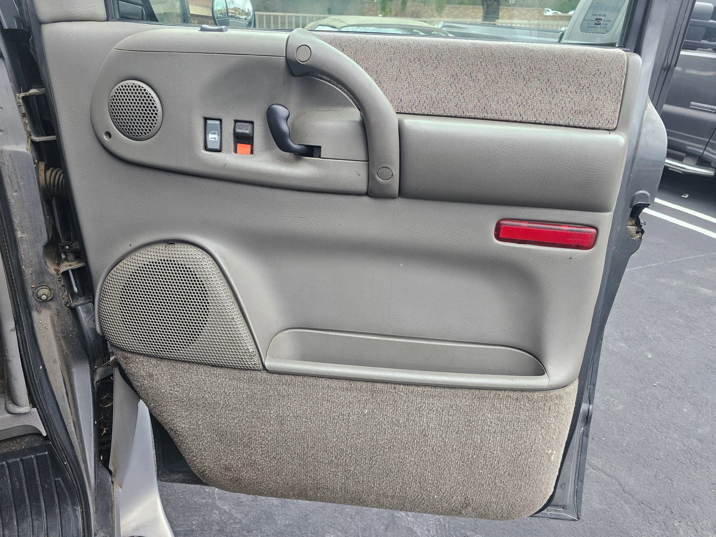 Used 2000 Chevrolet Astro Passenger image 16