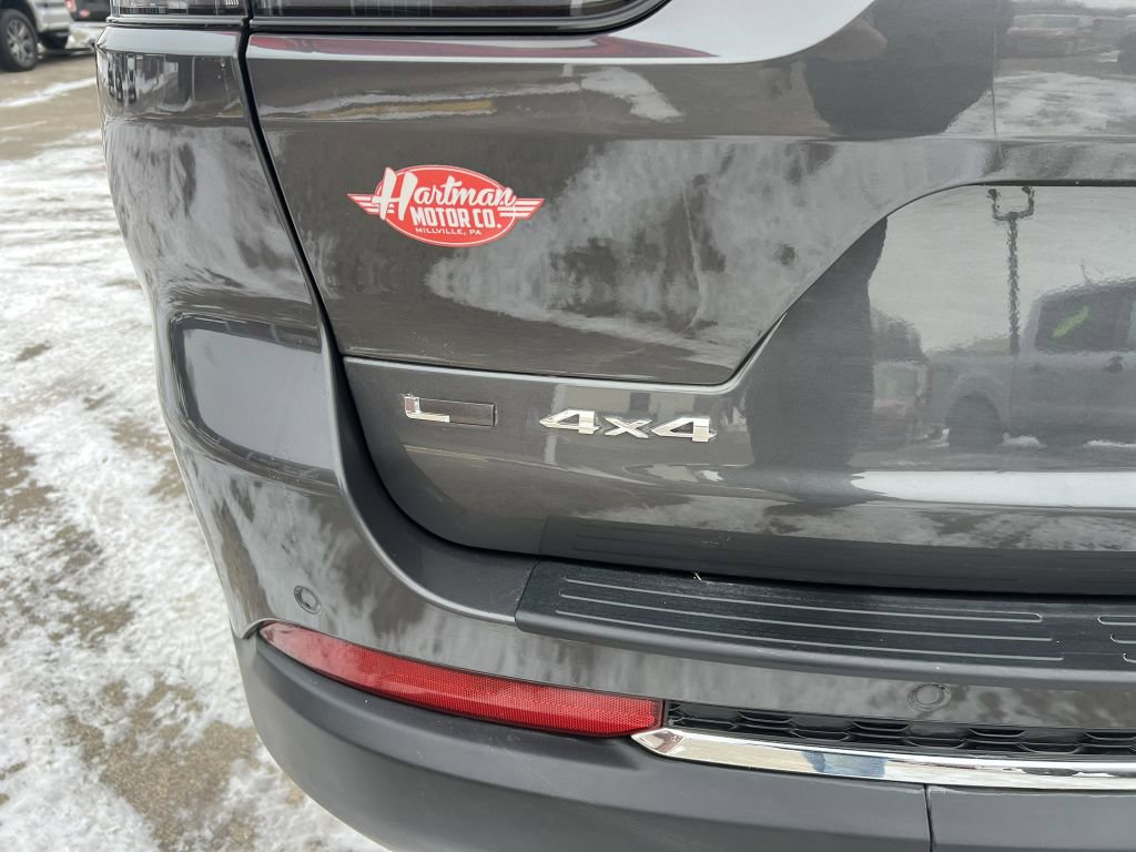 Used 2022 Jeep Grand Cherokee L Limited image 24