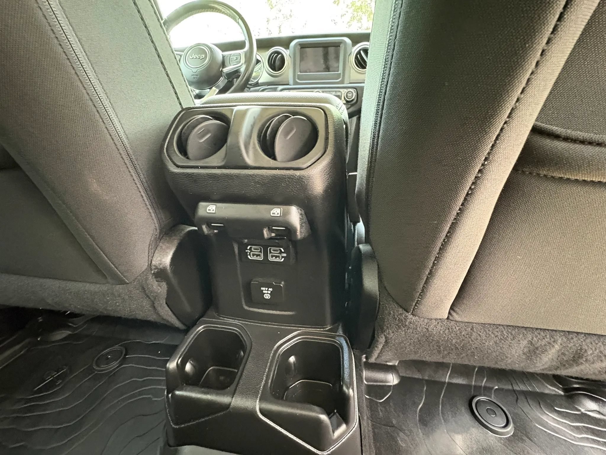 Used 2019 Jeep Wrangler Unlimited Sahara w/ LED Lighting Group AWD/4WD image 18