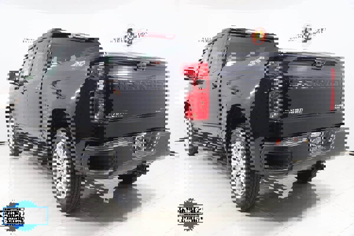 Used 2024 Chevrolet Silverado 1500 Custom image 4