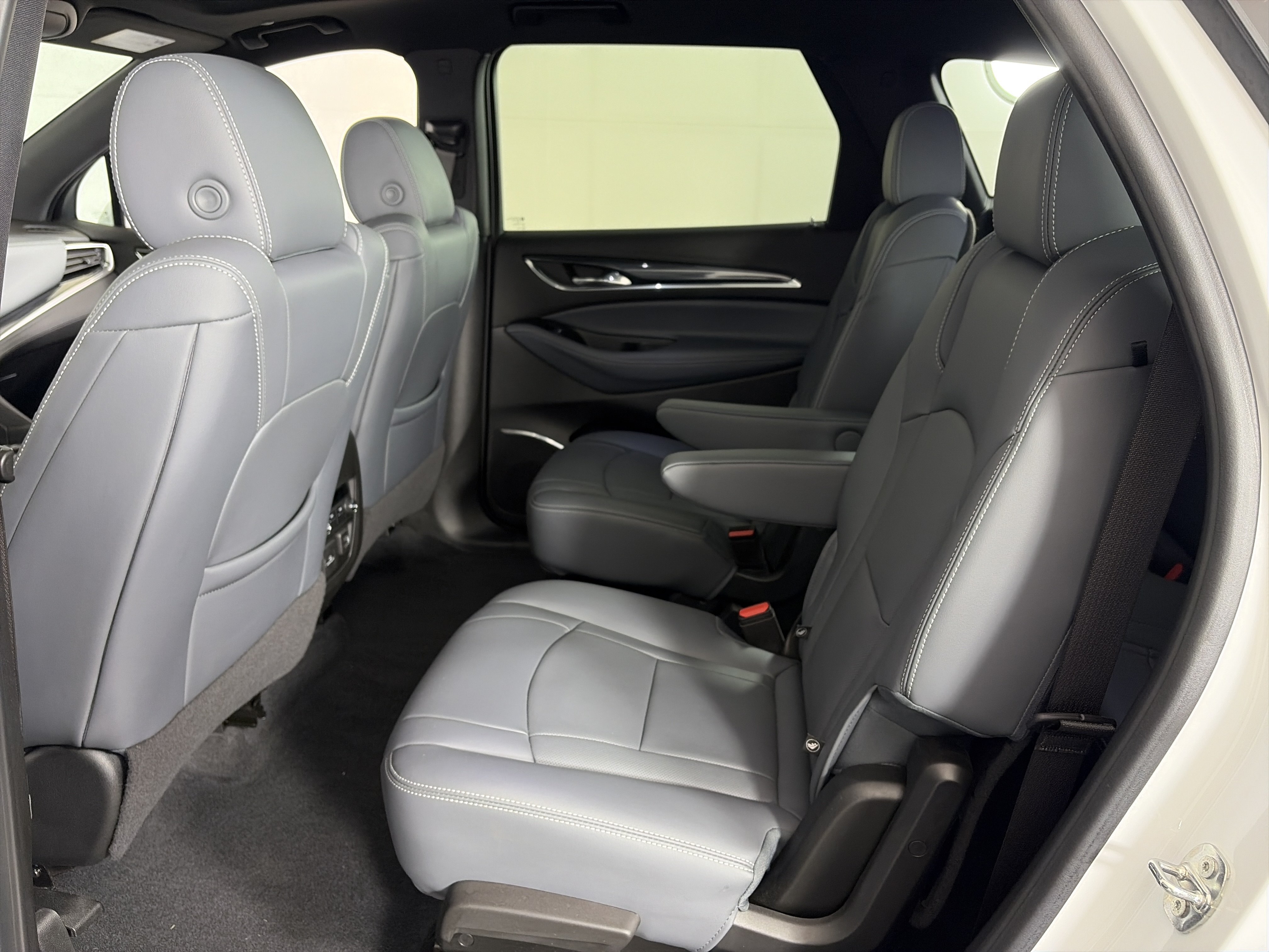 Certified 2023 Buick Enclave Essence w/ Experience Buick Package AWD/4WD image 7